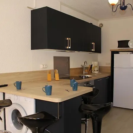 Apartment Calme Avec Piscine Commune Et Loggia Gn050-489 *