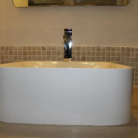 Calme Avec Piscine Commune Et Loggia Gn050-489 *