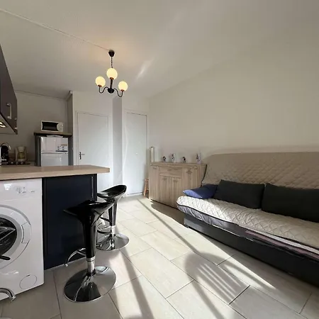 Calme Avec Piscine Commune Et Loggia Gn050-489 Apartment