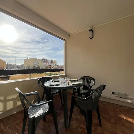 Calme Avec Piscine Commune Et Loggia Gn050-489 *