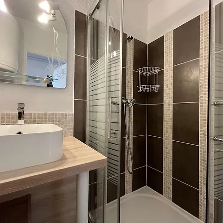 Calme Avec Piscine Commune Et Loggia Gn050-489 جرْويسا