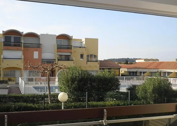 Calme Avec Piscine Commune Et Loggia Gn050-489 شقة *